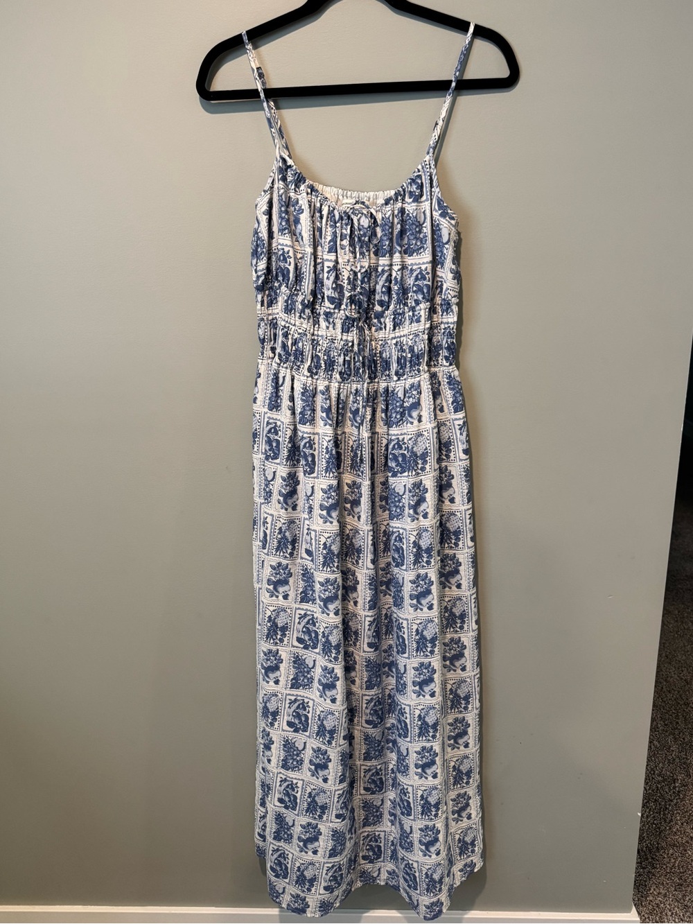 Abercrombie and Fitch Flowy Maxi Dress - Picture 2 of 3